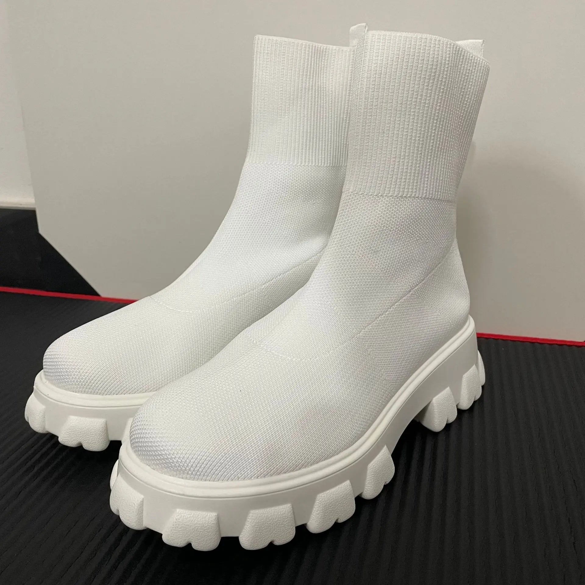 Damen-Sockenstiefel, einfache Damen-Stiefel mit mittlerer Wade, leichte, verschleißfeste Freizeitschuhe für Damen, Slip-on-Plateauschuhe, Botas